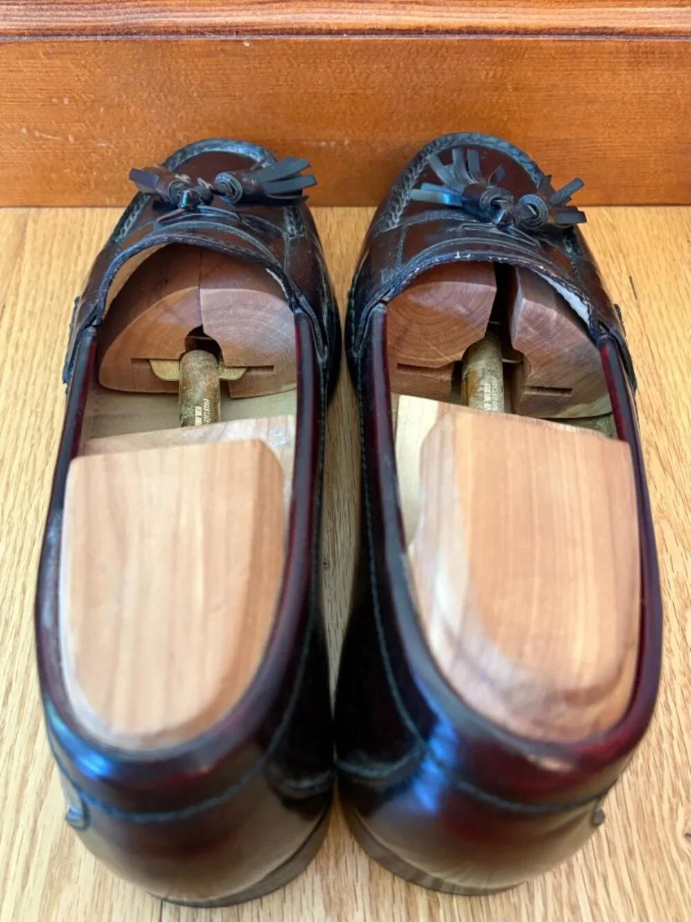 Cole Haan City Pinch Tassel Loafers Burgundy Leather Size 7 1/2 D Classic Preppy